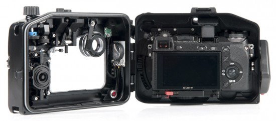 Nauticam NA-NEX6 underwater housing for the Sony NEX-6 Camera4