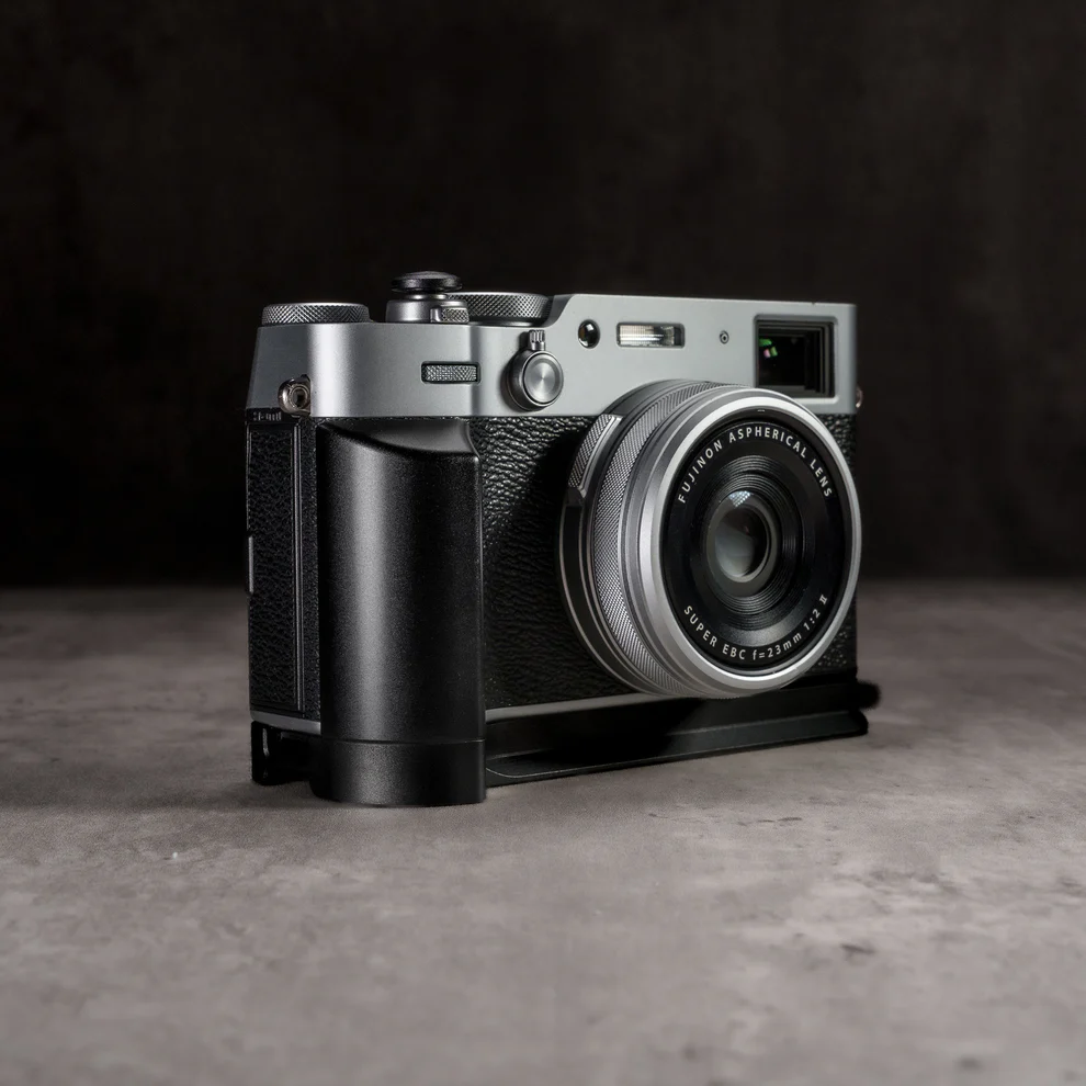 Fujifilm X100VI용 ‘Owlkrown FlexGrip’ 공개 후지필름 X100VI 카메라를 위한 Owlkrown FlexGrip 출시