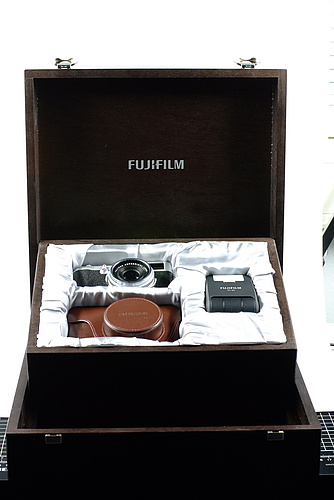Fujifilm Finepix X100 limited edition box is out but is it real 