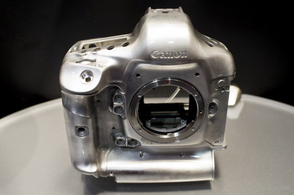 Canon-EOS-1Dx-camera-body