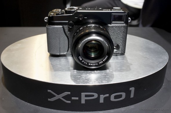 Fujifilm-X-Pro-1-camera-CES-1