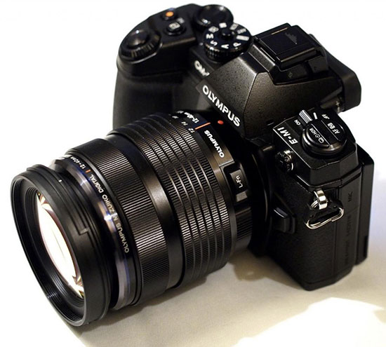 Olympus-M.ZUIKO-DIGITAL-ED-12-40mm-f2.8-PRO-lens-with-E-M1-camera