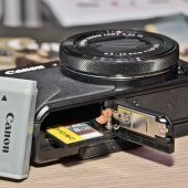 Canon PowerShot G7X Mark II camera11