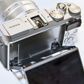 Fuji-X-A3-mirrorless-camera-4