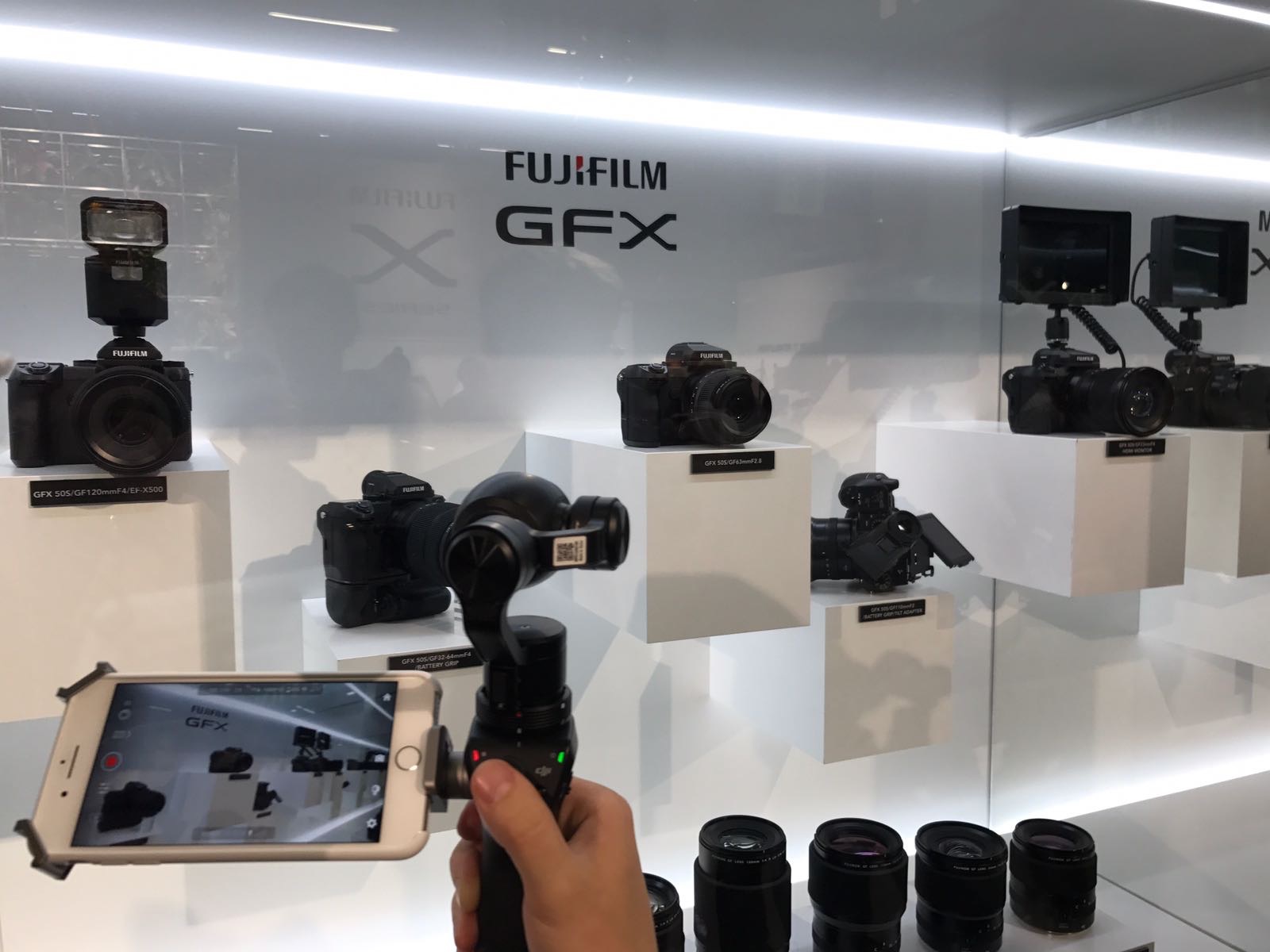 pomp Samenwerking lading Fuji GFX 50S medium format digital camera: all the specs and details we  know so far - Photo Rumors