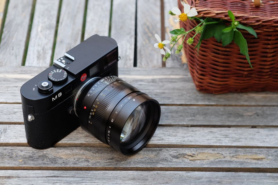 This is the upcoming TTArtisan 50mm f/0.95 lens for Leica M-mount