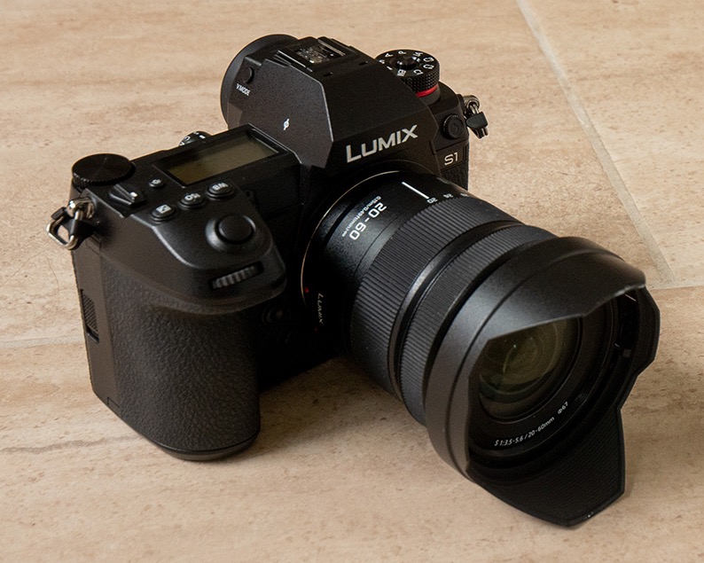 LUMIX S 20-60mm F3.5-5.6 S-R2060 smcint.com