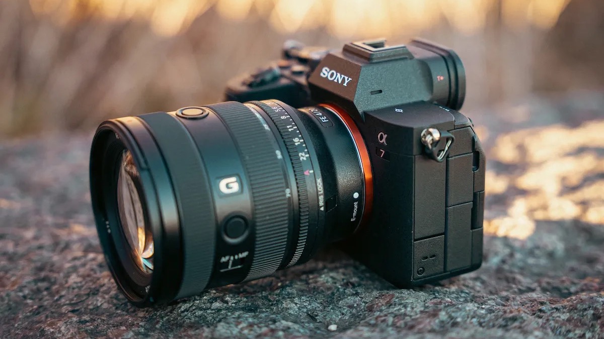 Sony FE 20-70mm f/4 G lens (SEL2070G) officially announced (new 300mm f