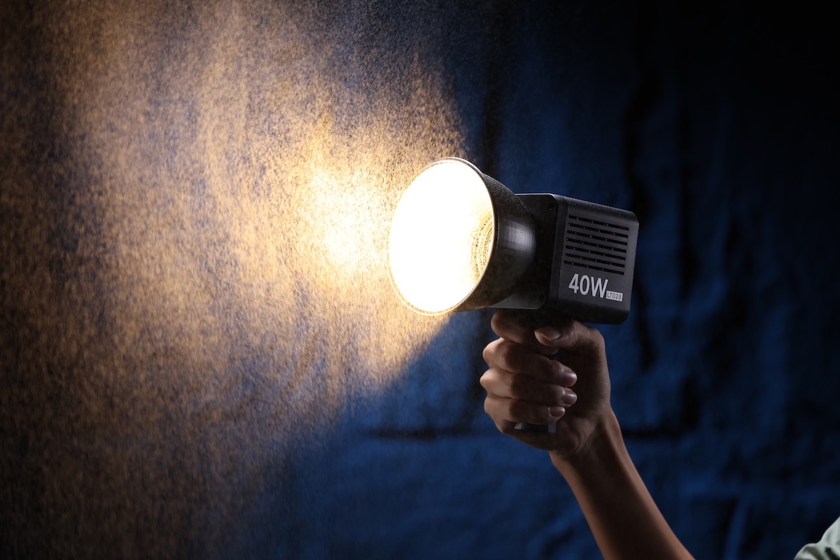 New Ulanzi 40W compact dual color temperature LED light announced ...