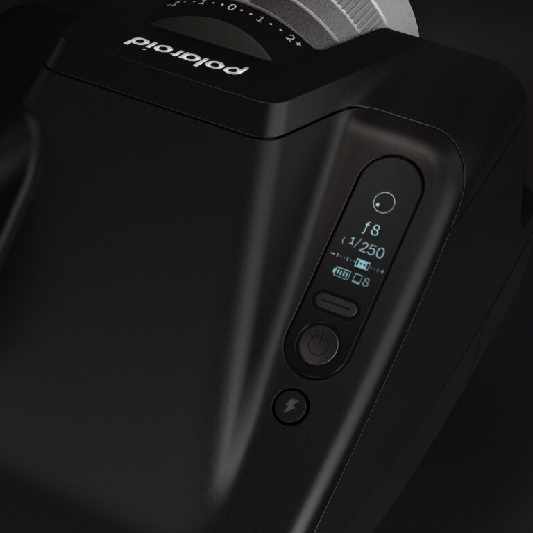 Polaroid announces impressive I-2 instant camera with built-in manual