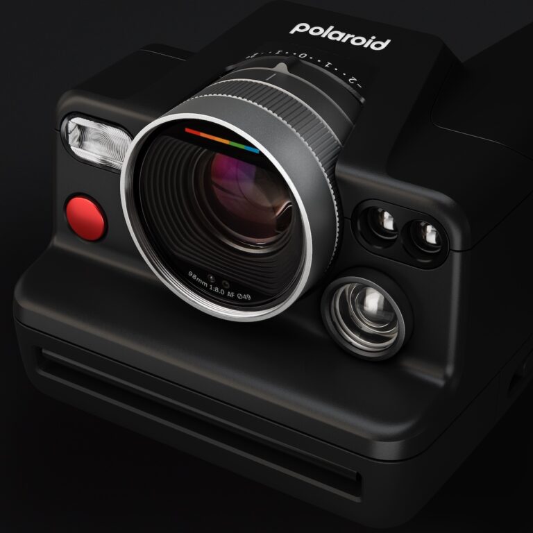 Polaroid announces impressive I-2 instant camera with built-in manual