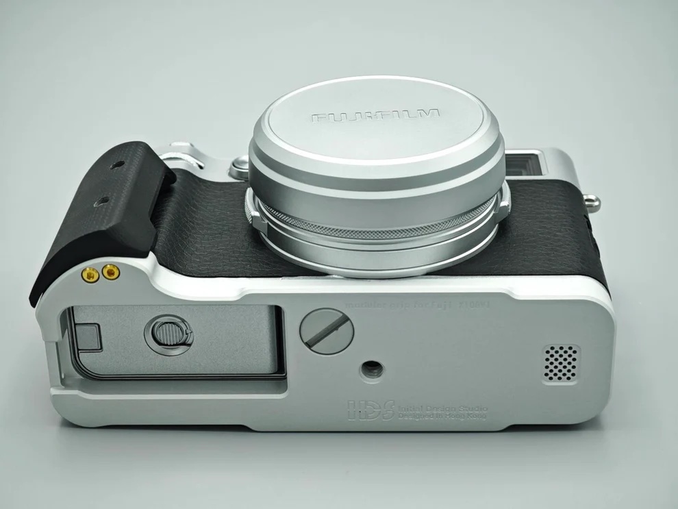 FUJIFILM X100VI +純正、サードパーティ製の備品 Just announced: IDSworks grip for the new Fuji X100VI camera